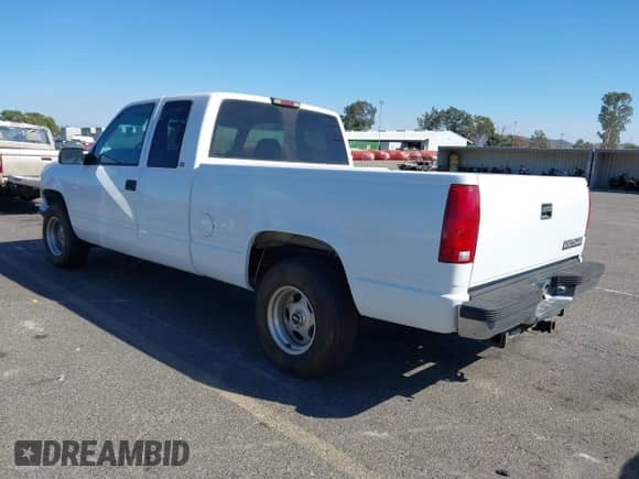 1998 Chevrolet Silverado 1500 z VIN 1GCEC19M2WR124476, wystawiony jako IAAI lot #43159488 z przebiegiem 152 969 mil mil oraz . Historia ofert i sprzedaży dostępna na DreamBid. Obrazek 3.