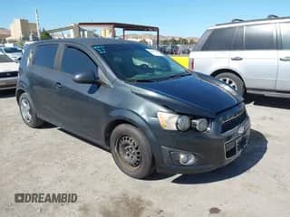 2014 Chevrolet Sonic LS с VIN 1G1JA6SG8E4194669, выставлен на аукционе IAAI как лот 42887562 с пробегом 108 658 миль миль и . История ставок и продаж доступна на DreamBid. Изображение 1.