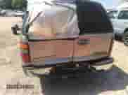 2000 Chevrolet Suburban LT z VIN 3GNFK16T4YG117106, wystawiony jako IAAI lot #42081547 z przebiegiem 301 204 mil mil oraz . Historia ofert i sprzedaży dostępna na DreamBid. Obrazek 6.