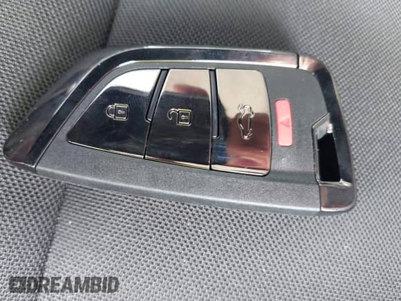 2025 Chevrolet TrailBlazer LT with VIN KL79MPSL0SB071098, listed as a IAAI auction lot 42141036 with 10,160 mi miles and . Bid and sale history available at DreamBid. Image 11.