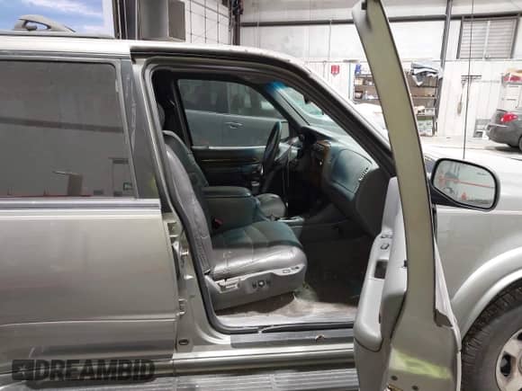 2001 Ford Explorer Limited with VIN 1FMDU75E41ZA85632, listed as a IAAI auction lot 43415870 with 165,854 mi miles and . Bid and sale history available at DreamBid. Image 5.