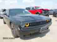 2015 Dodge Challenger R/T Plus z VIN 2C3CDZBT5FH823240, wystawiony jako IAAI lot #43098496 z przebiegiem 131 261 mil mil oraz . Historia ofert i sprzedaży dostępna na DreamBid. Obrazek 1.