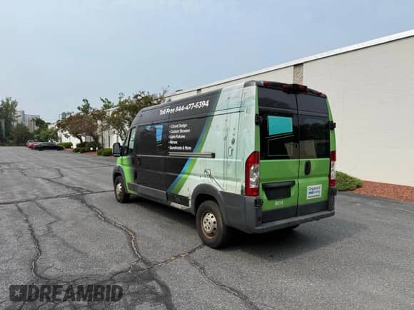 2014 Ram ProMaster Cargo z VIN 3C6URVHG4EE122713, wystawiony jako Copart lot #68738325 z przebiegiem 304 967 mil mil oraz Czysty tytuł • Clean title. Historia ofert i sprzedaży dostępna na DreamBid. Obrazek 3.