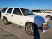 1998 Chevrolet Blazer LS с VIN 1GNDT13W4W2268486, выставлен на аукционе Copart как лот 84461035 с пробегом Не указан миль и Списание • Salvage title. История ставок и продаж доступна на DreamBid. Изображение 4.