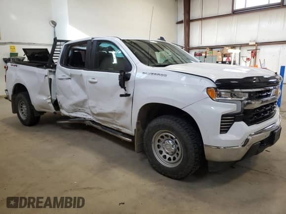 2024 Chevrolet Silverado 1500 LT with VIN 3GCUDDED4RG184876, listed as a Copart auction lot 89692255 with 15,438 mi miles and Salvage title. Bid and sale history available at DreamBid. Image 4.
