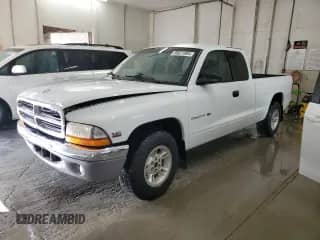 2000 Dodge Dakota Sport with VIN 1B7GL22N6YS677726, listed as a Copart auction lot 86621904 with 139,403 mi miles and Salvage title. Bid and sale history available at DreamBid. Image 1.