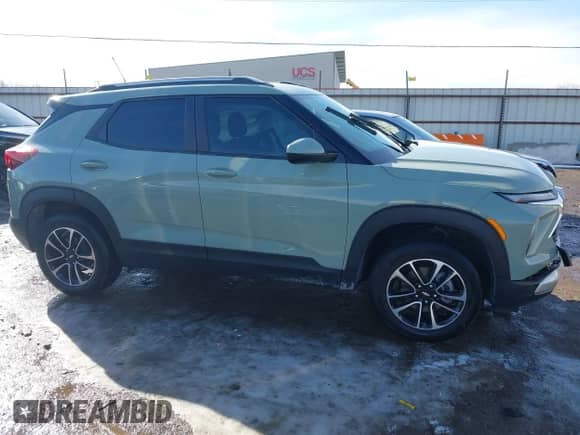 2025 Chevrolet TrailBlazer LT with VIN KL79MPSL8SB093463, listed as a IAAI auction lot 41636738 with 3,998 mi miles and . Bid and sale history available at DreamBid. Image 14.