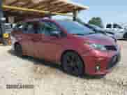 2020 Toyota Sienna SE z VIN 5TDXZ3DC4LS030663, wystawiony jako Copart lot #60213385 z przebiegiem 51 633 mil mil oraz Szkoda całkowita • Salvage title. Historia ofert i sprzedaży dostępna na DreamBid. Obrazek 4.