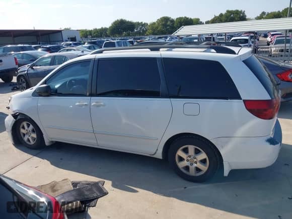 2005 Toyota Sienna CE с VIN 5TDZA23C75S327067, выставлен на аукционе IAAI как лот 43174534 с пробегом 258 900 миль миль и . История ставок и продаж доступна на DreamBid. Изображение 14.