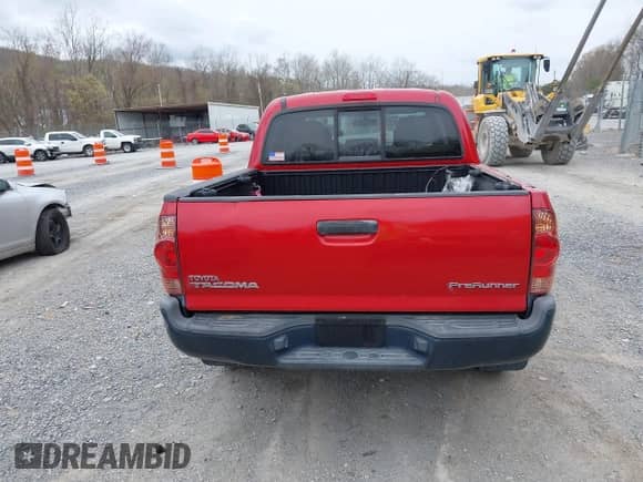 2014 Toyota Tacoma PreRunner z VIN 5TFJX4GN4EX027595, wystawiony jako IAAI lot #41952323 z przebiegiem 112 991 mil mil oraz . Historia ofert i sprzedaży dostępna na DreamBid. Obrazek 16.