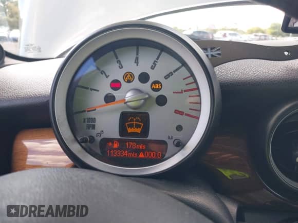 2008 MINI Hardtop S with VIN WMWMF73538TV35556, listed as a IAAI auction lot 43328105 with 113,334 mi miles and . Bid and sale history available at DreamBid. Image 7.