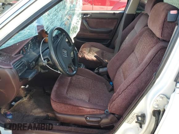 1990 Honda Accord EX z VIN JHMCB7564LC095189, wystawiony jako Copart lot #69300794 z przebiegiem 161 544 mil mil oraz Szkoda całkowita • Salvage title. Historia ofert i sprzedaży dostępna na DreamBid. Obrazek 7.