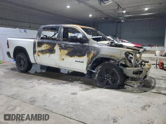 2024 Ram 1500 Rebel z VIN 1C6SRFLT9RN148744, wystawiony jako Copart lot #46258315 z przebiegiem Nie podano mil oraz Szkoda całkowita • Salvage title. Historia ofert i sprzedaży dostępna na DreamBid. Obrazek 4.