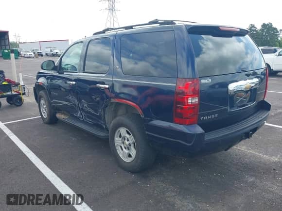 2007 Chevrolet Tahoe LTZ с VIN 1GNFC13J17R171865, выставлен на аукционе IAAI как лот 42472292 с пробегом 189 136 миль миль и . История ставок и продаж доступна на DreamBid. Изображение 3.