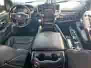 2020 Ram 1500 Laramie z VIN 1C6SRFJT7LN328315, wystawiony jako Copart lot #68271545 z przebiegiem 64 057 mil mil oraz Szkoda całkowita • Salvage title. Historia ofert i sprzedaży dostępna na DreamBid. Obrazek 8.