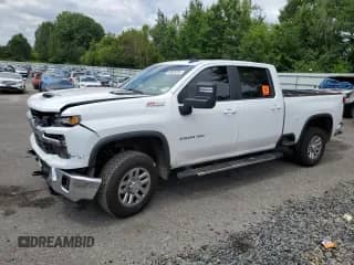 2024 Chevrolet Silverado 2500HD LT z VIN 1GC1YNEY7RF124107, wystawiony jako Copart lot #63829295 z przebiegiem Nie podano mil oraz Szkoda całkowita • Salvage title. Historia ofert i sprzedaży dostępna na DreamBid. Obrazek 1.