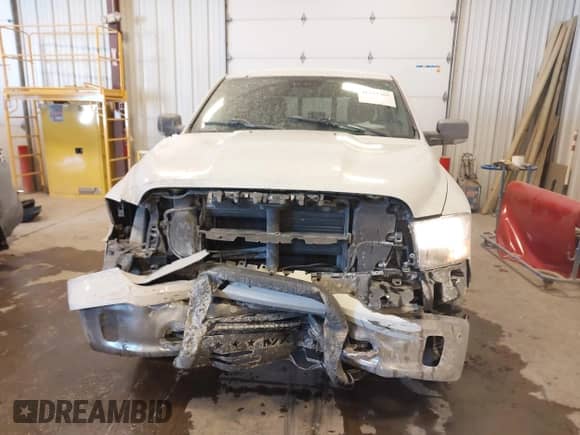 2014 Ram 1500 Big Horn z VIN 1C6RR7LT2ES365908, wystawiony jako IAAI lot #41333305 z przebiegiem 157 623 mil mil oraz . Historia ofert i sprzedaży dostępna na DreamBid. Obrazek 6.