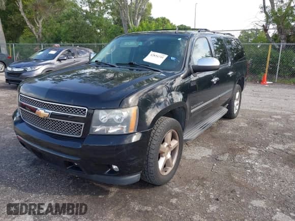 2011 Chevrolet Suburban LTZ с VIN 1GNSKKE36BR357058, выставлен на аукционе IAAI как лот 42834301 с пробегом 205 001 миль миль и . История ставок и продаж доступна на DreamBid. Изображение 17.