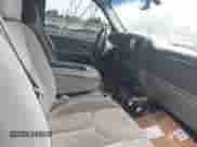 2004 Chevrolet Suburban LS z VIN 3GNGK26U54G243441, wystawiony jako IAAI lot #42706672 z przebiegiem 124 306 mil mil oraz . Historia ofert i sprzedaży dostępna na DreamBid. Obrazek 5.