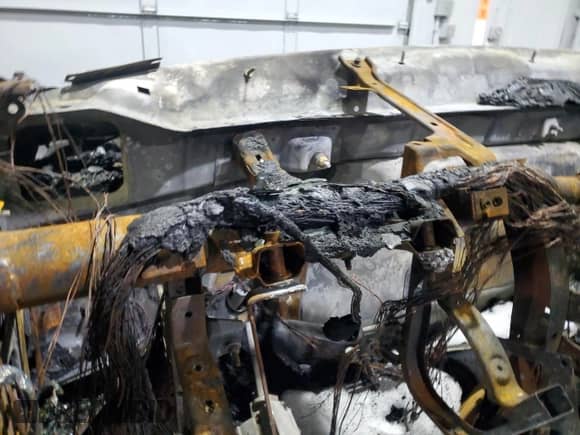 2024 Ram 1500 Rebel z VIN 1C6SRFLT9RN148744, wystawiony jako Copart lot #46258315 z przebiegiem Nie podano mil oraz Szkoda całkowita • Salvage title. Historia ofert i sprzedaży dostępna na DreamBid. Obrazek 9.