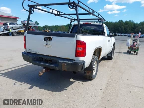 2008 Chevrolet Silverado 2500HD 1LT with VIN 1GCHK24K28E181931, listed as a IAAI auction lot 43059070 with 163,970 mi miles and . Bid and sale history available at DreamBid. Image 4.