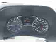 2017 Nissan Pathfinder SL z VIN 5N1DR2MM5HC611759, wystawiony jako IAAI lot #42030917 z przebiegiem 103 548 mil mil oraz . Historia ofert i sprzedaży dostępna na DreamBid. Obrazek 7.