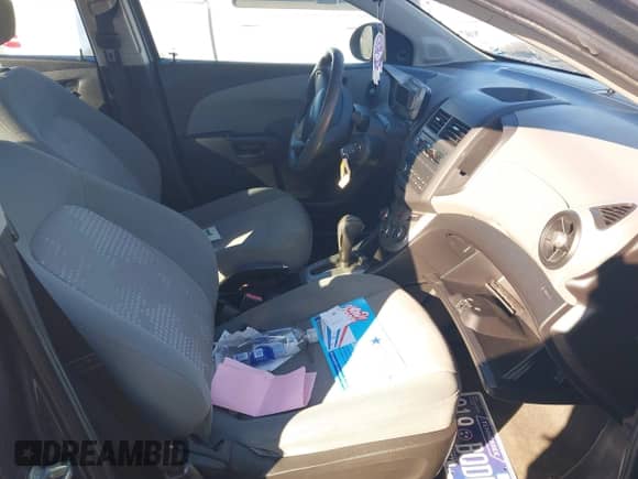 2013 Chevrolet Sonic LS с VIN 1G1JA5SH0D4160064, выставлен на аукционе IAAI как лот 43481859 с пробегом 122 342 миль миль и . История ставок и продаж доступна на DreamBid. Изображение 5.