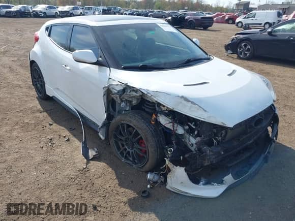 2013 Hyundai Veloster Turbo с VIN KMHTC6AE6DU097460, выставлен на аукционе IAAI как лот 42099379 с пробегом 82 240 миль миль и . История ставок и продаж доступна на DreamBid. Изображение 6.