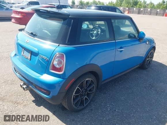 2012 MINI Hardtop S with VIN WMWSV3C55CTY29181, listed as a IAAI auction lot 42621045 with 68,706 mi miles and . Bid and sale history available at DreamBid. Image 4.