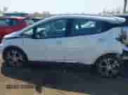 2017 Chevrolet Bolt EV Premier z VIN 1G1FX6S06H4165537, wystawiony jako IAAI lot #43062600 z przebiegiem 83 747 mil mil oraz . Historia ofert i sprzedaży dostępna na DreamBid. Obrazek 14.