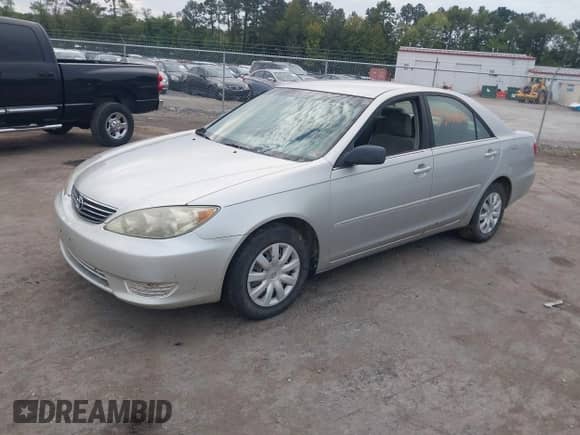 2005 Toyota Camry STD с VIN 4T1BE32K15U091625, выставлен на аукционе IAAI как лот 43358104 с пробегом 341 828 миль миль и . История ставок и продаж доступна на DreamBid. Изображение 2.