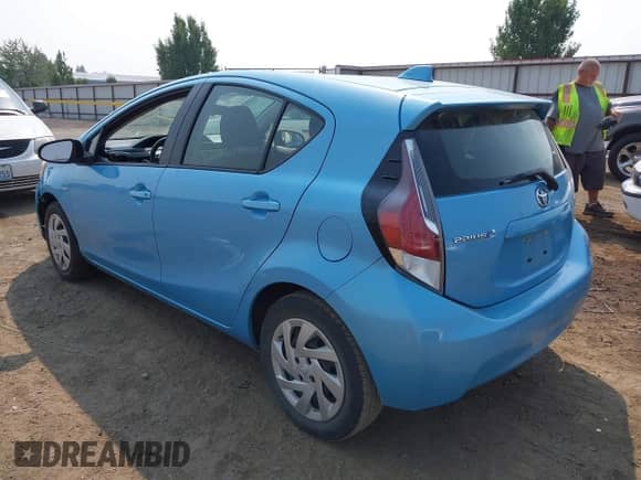 2015 Toyota Prius One z VIN JTDKDTB36F1114982, wystawiony jako IAAI lot #42980399 z przebiegiem 80 585 mil mil oraz . Historia ofert i sprzedaży dostępna na DreamBid. Obrazek 3.