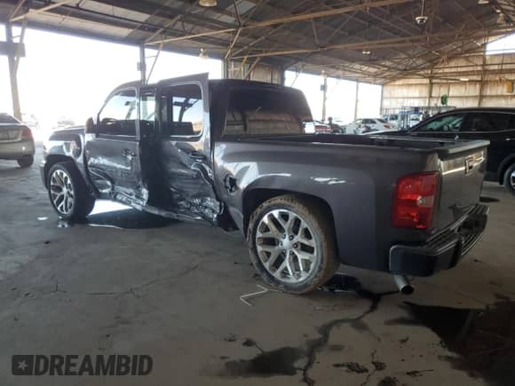 2010 Chevrolet Silverado 1500 LT z VIN 3GCRCSE05AG115662, wystawiony jako Copart lot #84649115 z przebiegiem 194 441 mil mil oraz Szkoda całkowita • Salvage title. Historia ofert i sprzedaży dostępna na DreamBid. Obrazek 2.