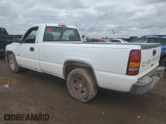 2002 Chevrolet Silverado 1500 z VIN 1GCEC14W32Z142164, wystawiony jako Copart lot #58081025 z przebiegiem 162 501 mil mil oraz Szkoda całkowita • Salvage title. Historia ofert i sprzedaży dostępna na DreamBid. Obrazek 2.