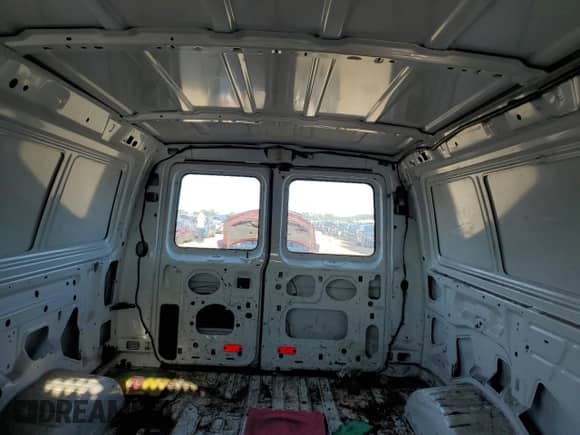2012 Ford Econoline Cargo Recreational с VIN 1FTNE2EL0CDB33215, выставлен на аукционе Copart как лот 63120784 с пробегом 258 466 миль миль и Списание • Salvage title. История ставок и продаж доступна на DreamBid. Изображение 10.