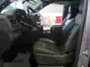 2024 Chevrolet Suburban RST z VIN 1GNSKEKD9RR101523, wystawiony jako Copart lot #61119175 z przebiegiem 51 022 mil mil oraz Szkoda całkowita • Salvage title. Historia ofert i sprzedaży dostępna na DreamBid. Obrazek 7.