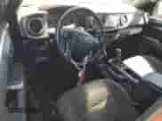 2017 Toyota Tacoma SR5 с VIN 5TFSZ5AN7HX079322, выставлен на аукционе Copart как лот 80861755 с пробегом 96 977 миль миль и Списание • Salvage title. История ставок и продаж доступна на DreamBid. Изображение 8.