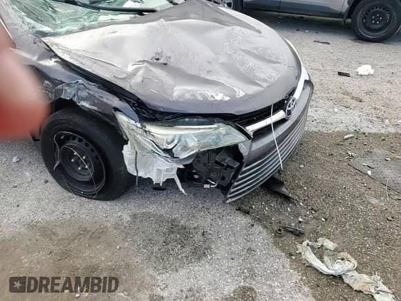 2015 Toyota Camry SE z VIN 4T1BF1FK1FU926166, wystawiony jako Copart lot #83808755 z przebiegiem Nie podano mil oraz Nie do naprawy • Non repairable. Historia ofert i sprzedaży dostępna na DreamBid. Obrazek 14.