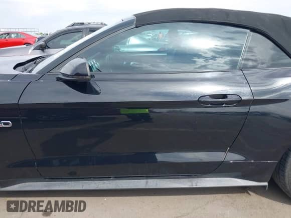 2020 Ford Mustang GT Premium с VIN 1FATP8FF5L5119453, выставлен на аукционе IAAI как лот 42022468 с пробегом 85 522 миль миль и . История ставок и продаж доступна на DreamBid. Изображение 14.