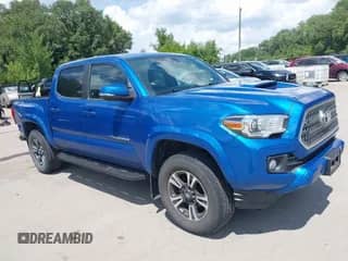 2017 Toyota Tacoma SR5 z VIN 3TMCZ5ANXHM120200, wystawiony jako IAAI lot #42663991 z przebiegiem 48 576 mil mil oraz . Historia ofert i sprzedaży dostępna na DreamBid. Obrazek 1.