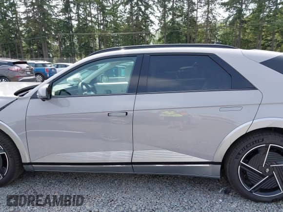 2025 Hyundai Ioniq 5 с VIN 7YAKRDDC1SY012777, выставлен на аукционе IAAI как лот 42581235 с пробегом 1 988 миль миль и . История ставок и продаж доступна на DreamBid. Изображение 15.
