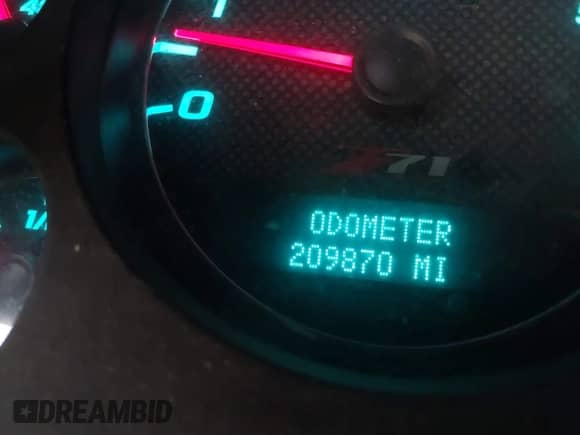2008 Chevrolet Suburban 2LT z VIN 3GNFK16388G160010, wystawiony jako IAAI lot #41153614 z przebiegiem 209 870 mil mil oraz . Historia ofert i sprzedaży dostępna na DreamBid. Obrazek 15.