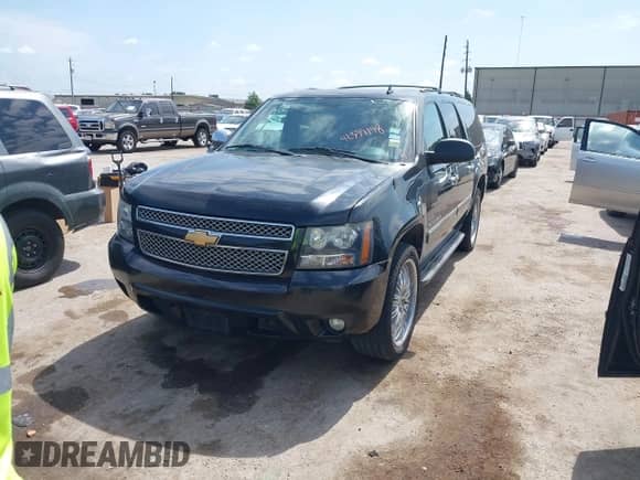 2012 Chevrolet Suburban LTZ с VIN 1GNSCKE01CR291104, выставлен на аукционе IAAI как лот 42339198 с пробегом 262 062 миль миль и . История ставок и продаж доступна на DreamBid. Изображение 2.