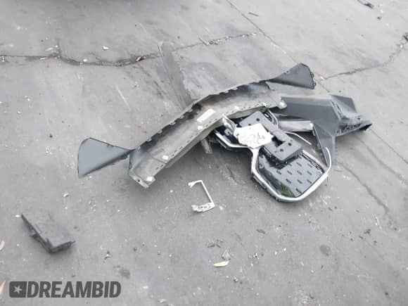 2023 BMW i4 eDrive35 с VIN WBY43AW09PFP59452, выставлен на аукционе IAAI как лот 42500104 с пробегом 19 261 миль миль и . История ставок и продаж доступна на DreamBid. Изображение 12.