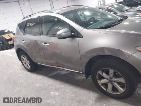 2009 Nissan Murano S with VIN JN8AZ18WX9W139124, listed as a IAAI auction lot 42533260 with 174,880 mi miles and . Bid and sale history available at DreamBid. Image 6.