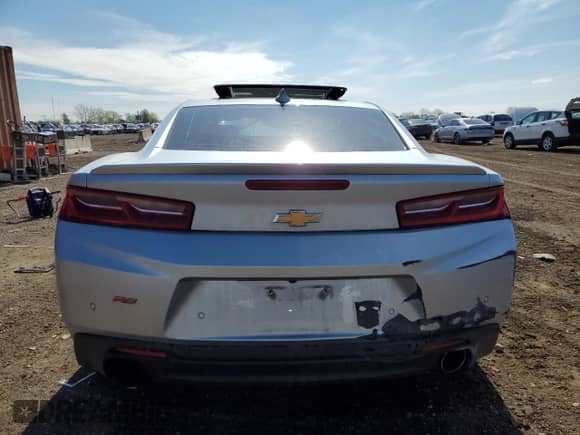 2017 Chevrolet Camaro 2LT z VIN 1G1FD1RX8H0142248, wystawiony jako Copart lot #55881575 z przebiegiem Nie podano mil oraz Szkoda całkowita • Salvage title. Historia ofert i sprzedaży dostępna na DreamBid. Obrazek 6.