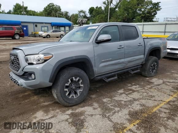 2020 Toyota Tacoma SR with VIN 3TMCZ5AN1LM289045, listed as a Copart auction lot 61625115 with 44,300 mi miles and Salvage title. Bid and sale history available at DreamBid. Image 1.