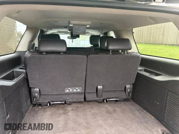 2013 Chevrolet Suburban LT with VIN 1GNSKJE71DR263248, listed as a Copart auction lot 86150925 with 197,711 mi miles and Clean title. Bid and sale history available at DreamBid. Image 9.