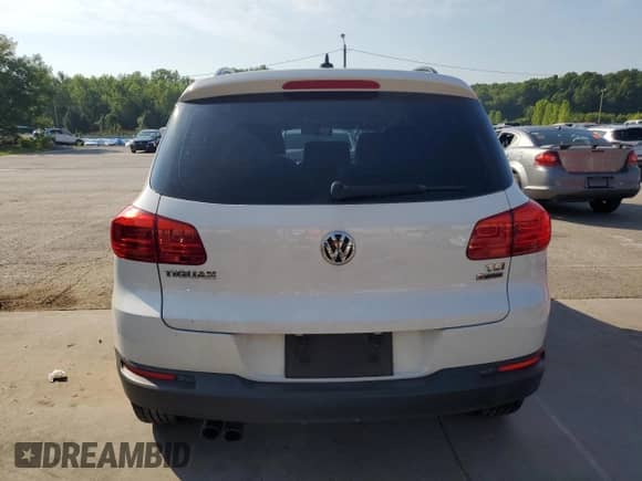 2017 Volkswagen Tiguan S с VIN WVGBV7AX4HK019967, выставлен на аукционе Copart как лот 68024925 с пробегом 100 223 миль миль и Списание • Salvage title. История ставок и продаж доступна на DreamBid. Изображение 6.