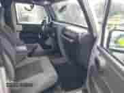 2008 Jeep Wrangler X z VIN 1J4FA24108L632149, wystawiony jako IAAI lot #43272246 z przebiegiem 122 596 mil mil oraz . Historia ofert i sprzedaży dostępna na DreamBid. Obrazek 5.